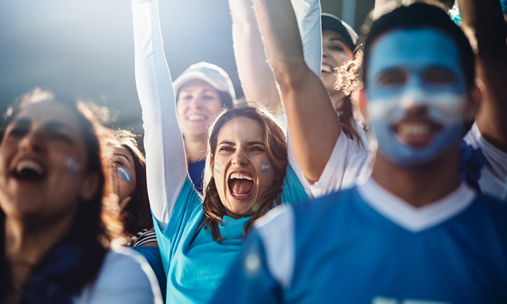 fans-cheering